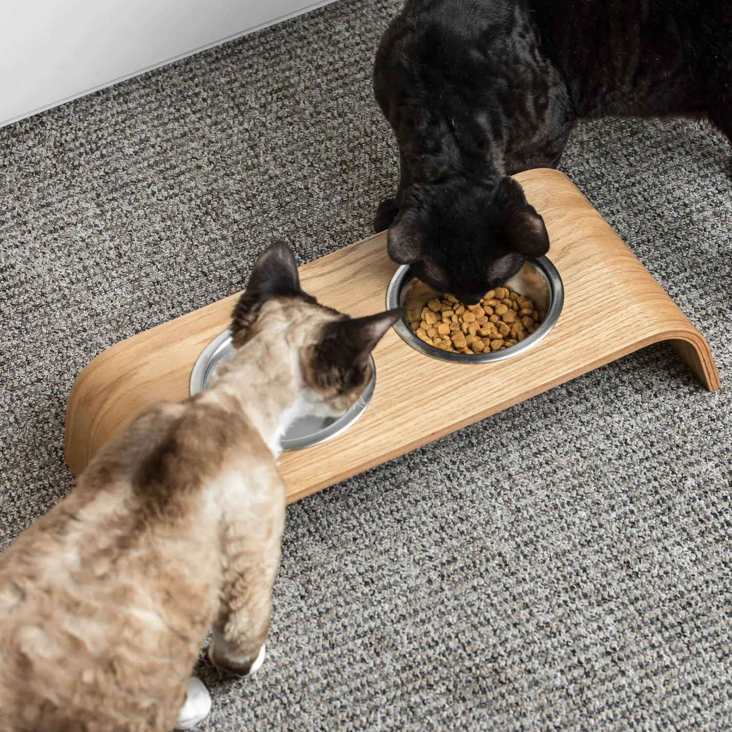 ValiaiDesign - Wooden Elevated Stand for cats and dogs